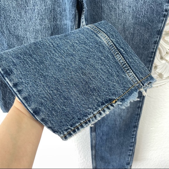 {Good American} Good Icon Straight Leg Distressed Jeans, Size 12/31 - Picture 4 of 9